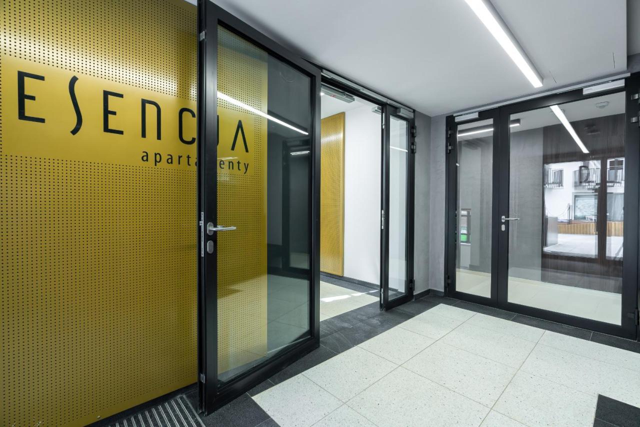 Esencja Apartments With Free Parking Garbary 104 By Noclegi Renters Posen Exterior foto